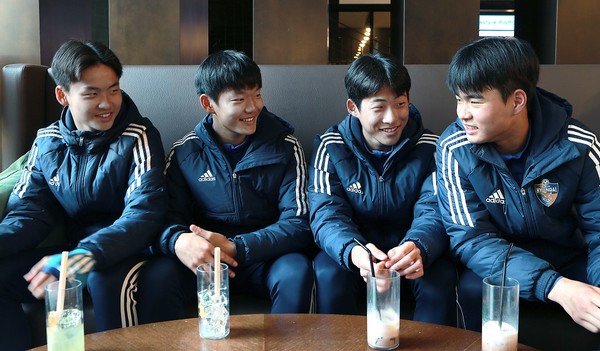 왼쪽부터 울산 HD U15(현대중)의 조민우, 김도훈, 박주환, 남이안 선수. 제주유나이티드 제공.