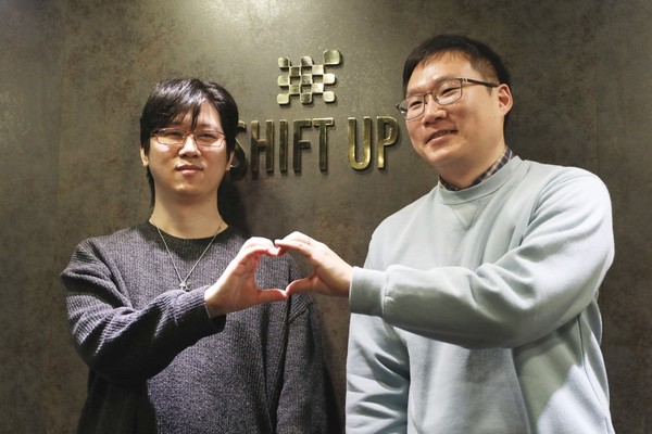 왼쪽부터 시프트업의 김형태 대표, 이동기 테크니컬 디렉터.