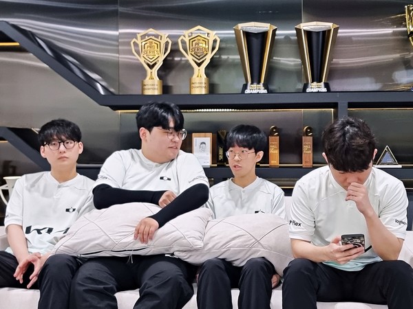 디플러스 기아 "내년엔 더 재밌는 경기로 보답"